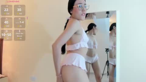 MARIE  online show from February 2026 12:32:02 PM