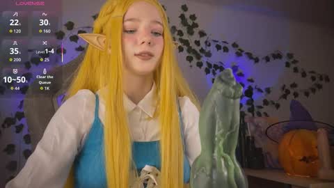 Snapshot of mariel_a_gold chatting on October 2025 11:42:01 AM Mariel Gold online show from October 2025 11:42:01 AM