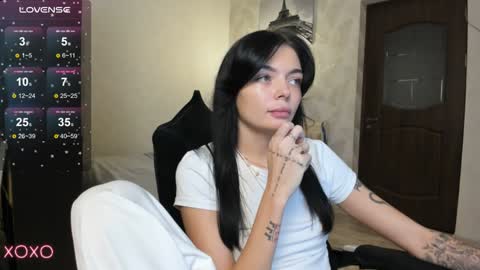 Snapshot of mariella__adams chatting on January 2025 05:56:01 PM Maria online show from January 2025 05:56:01 PM