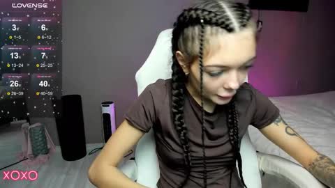 Snapshot of mariella__adams chatting on October 2025 10:06:01 AM Maria online show from October 2025 10:06:01 AM