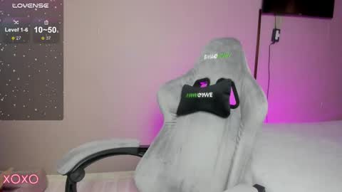 Maria  online show from November 2025 12:42:02 PM