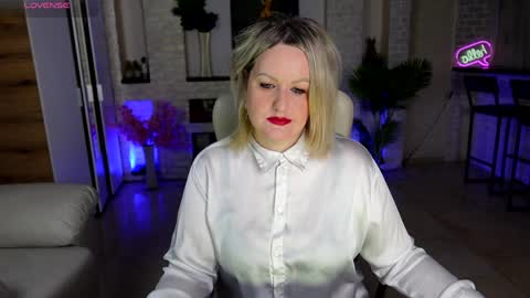 Snapshot of mariemlui chatting on April 2026 02:47:01 PM mariemlui online show from April 2026 02:47:01 PM