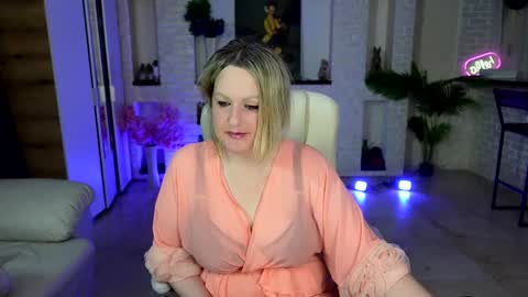 Snapshot of mariemlui chatting on April 2026 03:24:02 PM mariemlui online show from April 2026 03:24:02 PM