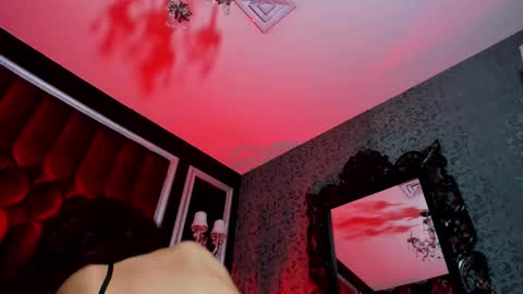 Marie online show from September 2025 06:35:01 PM