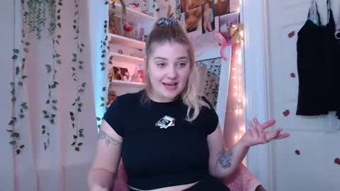 Snapshot of marigoldrue chatting on July 2026 12:31:01 AM marigoldrue online show from July 2026 12:31:01 AM