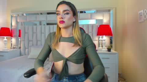 mariiahneedles online show from January 2025 02:33:01 AM