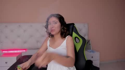 Snapshot of mariie_tayy chatting on December 2024 08:14:02 PM mariie_tayy online show from December 2024 08:14:02 PM