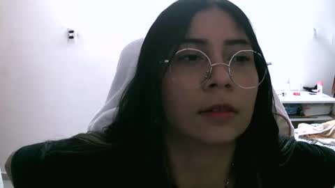 marilove40925 online show from November 2025 04:00:01 AM