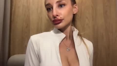 MarilynDevilish online show from December 2024 09:40:01 PM