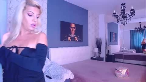 Mary Mais online show from September 2025 07:10:02 AM