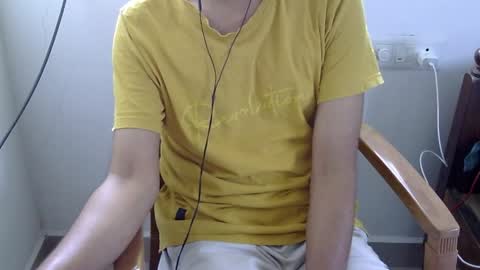 Snapshot of marinavine chatting on April 2026 05:02:02 AM The SHY UncutBoy online show from April 2026 05:02:02 AM