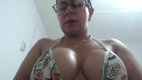 Snapshot of mariska_69 chatting on August 2026 06:23:02 AM mariska_69 online show from August 2026 06:23:02 AM