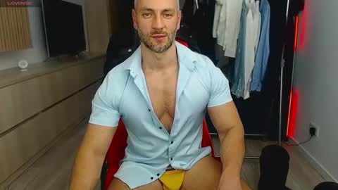 MarisMuscle online show from October 2025 07:03:02 PM