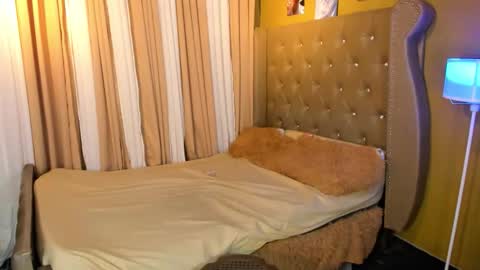 IM YOUR BABE GIRL LYCA online show from December 2025 11:15:02 AM