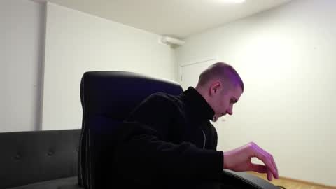 Snapshot of mark_karson chatting on January 2026 01:15:01 PM MARK KARSON online show from January 2026 01:15:01 PM