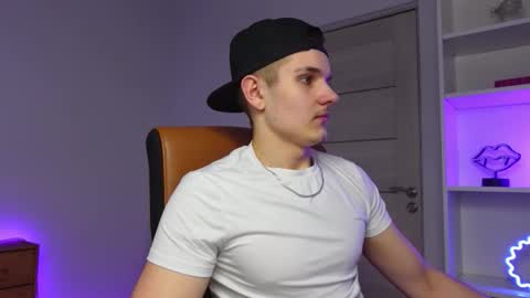 Snapshot of mark_karson chatting on February 2026 07:07:01 PM MARK KARSON online show from February 2026 07:07:01 PM