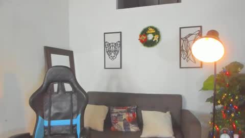 mark_x23 online show from December 2025 01:35:02 AM