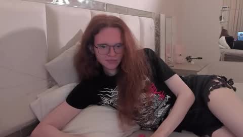 Snapshot of markglover chatting on November 2025 10:25:02 AM Mark online show from November 2025 10:25:02 AM