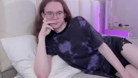 Snapshot of markglover chatting on November 2025 10:25:02 AM Mark online show from November 2025 10:25:02 AM