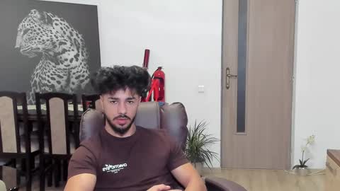 Tison online show from November 2025 03:40:01 PM