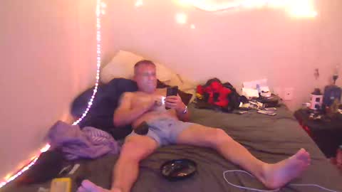 Snapshot of markymark101825061 chatting on December 2024 10:33:02 AM markymark101825061 online show from December 2024 10:33:02 AM