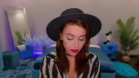 Snapshot of marladewis chatting on September 2025 02:18:01 PM MarlaDewis online show from September 2025 02:18:01 PM