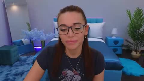 Snapshot of marladewis chatting on October 2025 01:53:01 PM MarlaDewis online show from October 2025 01:53:01 PM