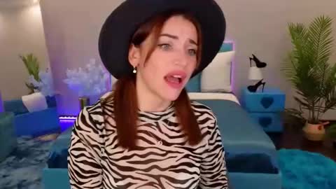 MarlaDewis online show from November 2025 01:03:01 PM