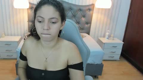 Snapshot of marnie_15 chatting on December 2024 02:23:01 AM Marnie online show from December 2024 02:23:01 AM