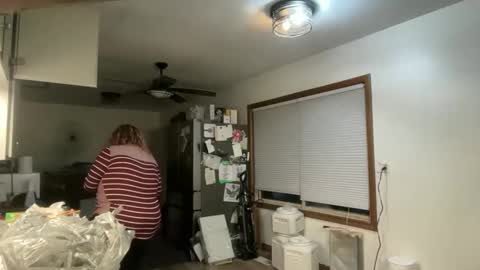 maroon_moon online show from November 2025 10:25:02 PM