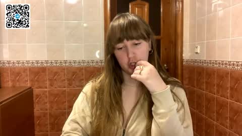 Miriam online show from November 2025 08:51:01 PM