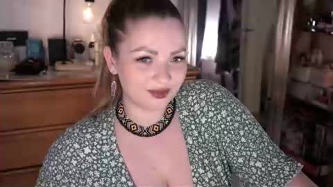 Maria  online broadcast from Tuesday to Suturday from 6 pm to 12 pm Germany time Sunday-Monday offline online show from June 2026 08:54:01 PM