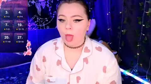 Snapshot of marshmallowbeauty_ chatting on November 2025 06:15:01 PM marshmallowbeauty_ online show from November 2025 06:15:01 PM