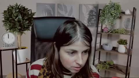 Snapshot of martaedams chatting on December 2025 06:32:01 AM martaedams online show from December 2025 06:32:01 AM