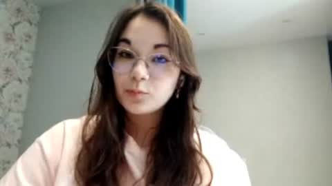 Mia online show from June 2026 09:44:02 AM