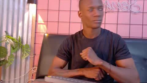 Snapshot of martin_killer chatting on October 2025 01:24:02 AM Martin online show from October 2025 01:24:02 AM