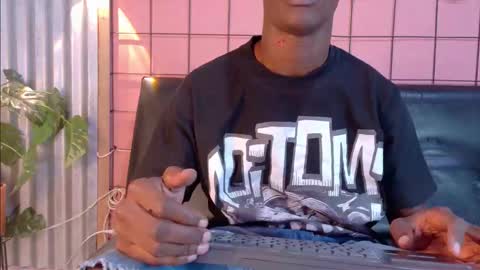 Snapshot of martin_killer chatting on October 2025 01:09:02 AM Martin online show from October 2025 01:09:02 AM