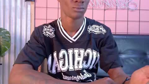 Snapshot of martin_killer chatting on November 2025 01:25:02 AM Martin online show from November 2025 01:25:02 AM