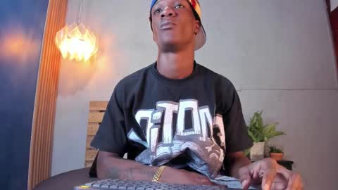 Snapshot of martin_killer chatting on November 2025 07:24:02 PM Martin online show from November 2025 07:24:02 PM