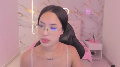 Snapshot of martina_gomezgomez chatting on February 2026 12:33:02 PM online show from February 2026 12:33:02 PM