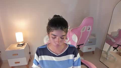 Snapshot of martina_monst chatting on September 2025 12:48:02 AM martina Monst online show from September 2025 12:48:02 AM