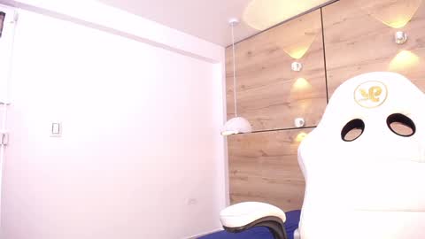 Snapshot of martina_touss chatting on February 2025 05:59:01 PM martina touss online show from February 2025 05:59:01 PM