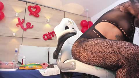Snapshot of martina_touss chatting on February 2025 03:19:01 AM martina touss online show from February 2025 03:19:01 AM