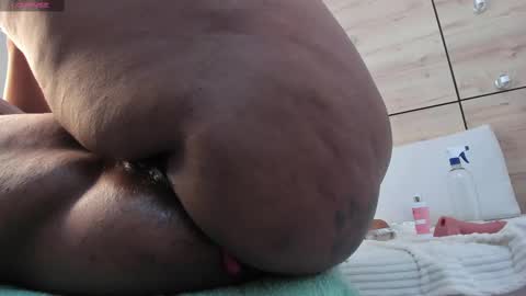 Snapshot of martina_touss chatting on February 2025 02:19:02 AM martina touss online show from February 2025 02:19:02 AM