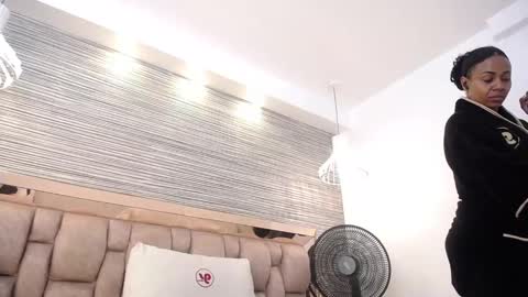 Snapshot of martina_touss chatting on February 2025 06:32:02 PM martina touss online show from February 2025 06:32:02 PM