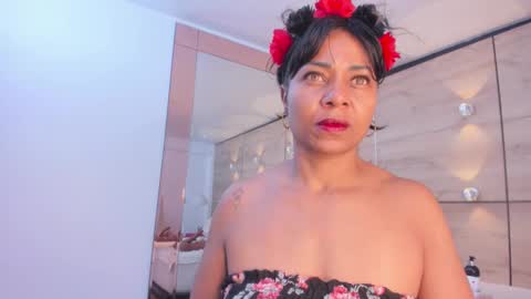 martina touss  online show from November 2025 12:07:01 PM