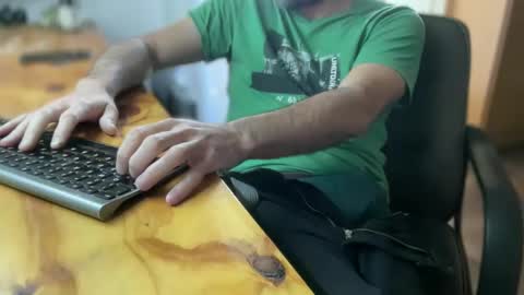 Snapshot of martincito22xl chatting on September 2025 01:55:01 PM Martincito online show from September 2025 01:55:01 PM