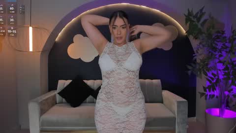 Snapshot of martinnabonnet chatting on February 2025 01:38:01 PM Martinna Bonnet online show from February 2025 01:38:01 PM