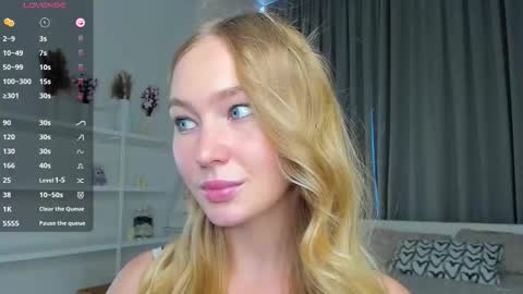 Snapshot of maryjamio chatting on September 2025 09:34:02 AM Hannah 3 online show from September 2025 09:34:02 AM