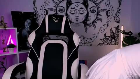 Snapshot of marylanee chatting on September 2025 03:43:02 AM Mary online show from September 2025 03:43:02 AM
